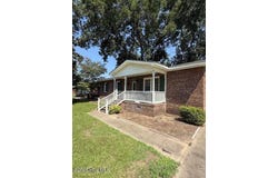 704 W 3rd Street, Washington, NC 27889