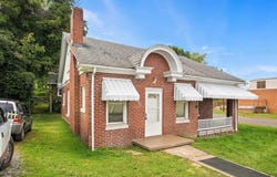 108 Valley St., Pulaski, VA 24301