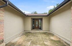 5342 Binz Engleman Rd, San Antonio, TX 78219
