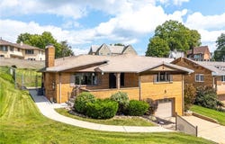 425 Brierly Ln, Munhall, PA 15120