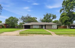 812 Cherry, Uvalde, TX 78801