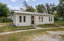 4903 King Hill Avenue, St Joseph, MO 64504