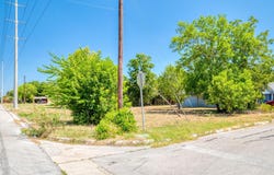 1001 Fifth St, Lockhart, TX 78644