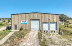19866 Lawrence 2145, Aurora, MO 65605