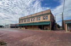 141 N Main Street, Childress, TX 79201