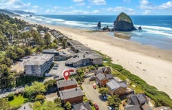 1379 PACIFIC Ave, CannonBeach, OR 97110