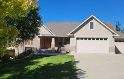 1553 OAKVIEW Dr, Logan, UT 84321