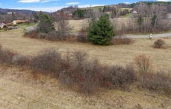6 Brookside Lane, CHENANGO FORKS, NY 13746