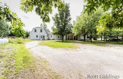 1402 E Deaner Road NE, Edmore, MI 48829