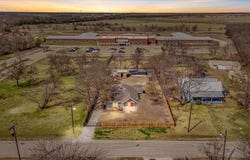 607 E 8th Street, Kemp, TX 75143