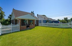 156 Central Ave, N Versailles, PA 15137