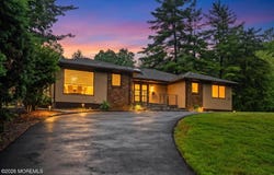 25 N Hillside Avenue, Livingston, NJ 07039