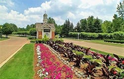76 Westwood Drive, Grand Blanc, MI 48439