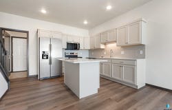 2406 E Jetty Pl, Sioux Falls, SD 57108