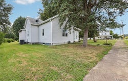 404 E 2nd S Street, Mount Olive, IL 62069