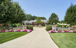 520 Arbor Falls Drive, Sharon, OH 44281