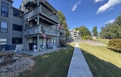 75 Dockside Cir, Moneta, VA 24121