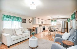 18 Seabreeze Drive, North Hampton, NH 03862