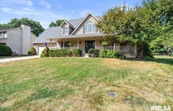 15 SPRING Street, Riverton, IL 62561
