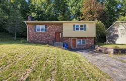 49 Brewster Drive, Middletown, NY 10940