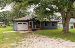 910 N Edith Avenue, Adrian, MO 64720