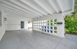 1018 NE 7th St, Hallandale Beach, FL 33009