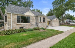 2000 Summit Ave, Waukesha, WI 53188
