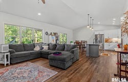 47 Durbin Terrace, Chatham, IL 62629