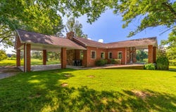 208 Silver Bullet Drive, Carbondale, IL 62901