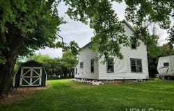 11 E Baltic Avenue, Caspian, MI 49915