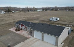 799 Gallatin St, Glendive, MT 59330