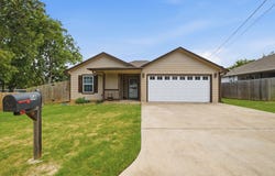 114 Wade Street, Whitesboro, TX 76273