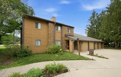 650 WAVERLY Drive, Elgin, IL 60120