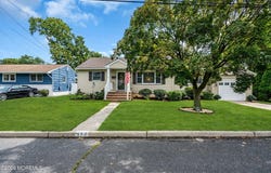 177 10th Street, Belford, NJ 07718
