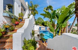 8237 Roxbury Rd, Los Angeles, CA 90069