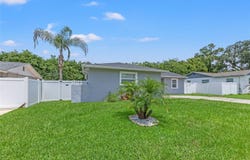 560 ROBIN HILL Circle, BRANDON, FL 33510