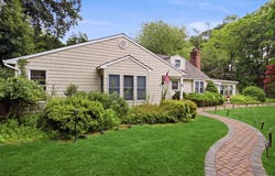 19 Eckernkamp Drive, Smithtown, NY 11787