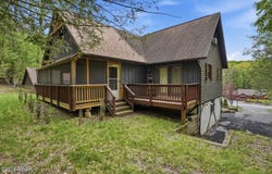 162 Indian Drive, Greentown, PA 18426