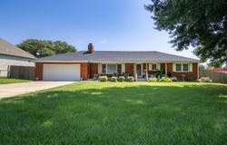 721 S Walnut St, Cameron, MO 64429