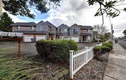 303 AVENUE C, Seaside, OR 97138