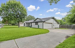 224 Crockett, Hewitt, TX 76643