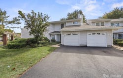 25 Sandpiper Drive, Parlin, NJ 08859