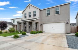 119 NE Riverway Drive, Visalia, CA 93291