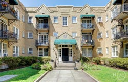 210 E State Street, Savannah, GA 31401