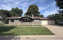 330 Fairview Drive, Aurora, NE 68818-2916