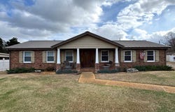 2209 Bower Dr, Florence, AL 35630