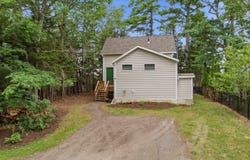 91 Shore Drive, Freeport, ME 04032