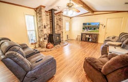 503 Magnolia Dr, Jefferson, TX 75657
