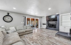 2004 LEDGEVIEW Road, DE PERE, WI 54115