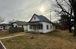 323 W 3rd Street, Watonga, OK 73772